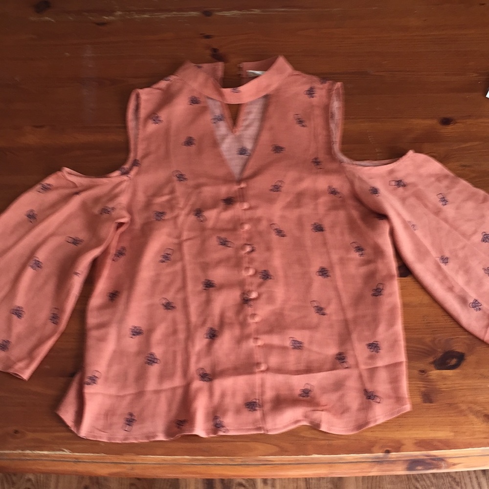 Beautiful women’s shoulderless top. Sz S. New